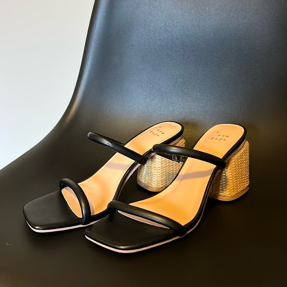 Nwot rattan block heel sandals - Picture 5 of 11